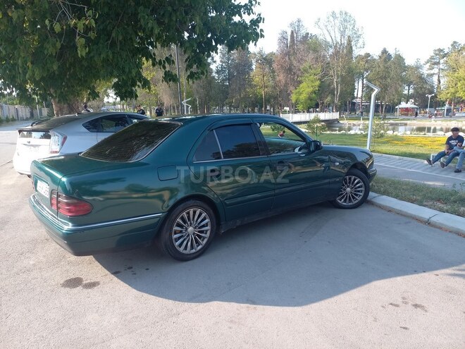 Mercedes E 230 1997, 569,785 km - 2.3 l - Quba