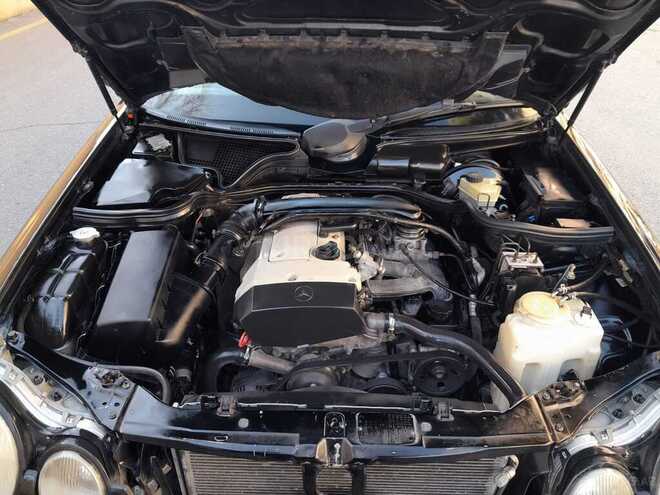 Mercedes E 200 1999, 384,000 km - 2.0 l - Bakı