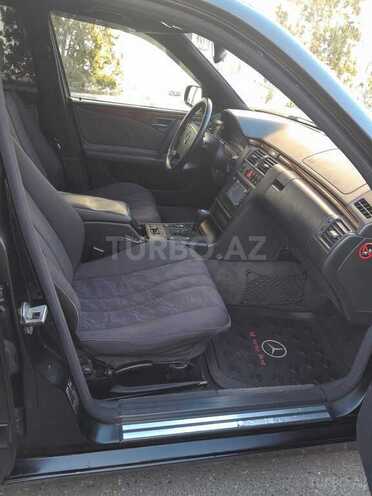 Mercedes E 200 1999, 384,000 km - 2.0 l - Bakı