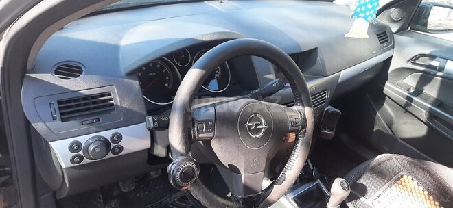 Opel Astra 2005, 276,200 km - 1.4 l - Yevlax