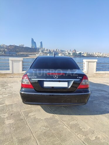 Mercedes E 220 2007, 260,000 km - 2.2 l - Bakı
