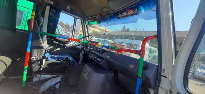 Mercedes 208 D 1995, 676,785 km - 2.3 l - Qazax