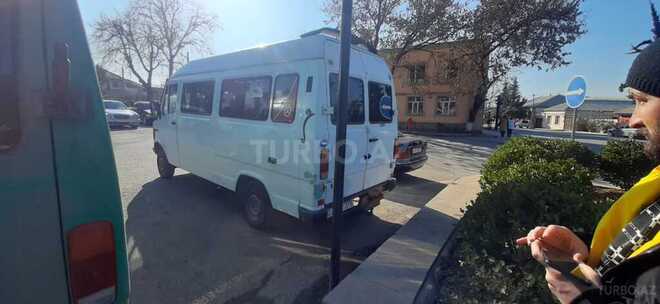 Mercedes 208 D 1995, 676,785 km - 2.3 l - Qazax