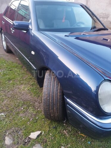 Mercedes E 240 1997, 460,000 km - 2.4 l - Masallı