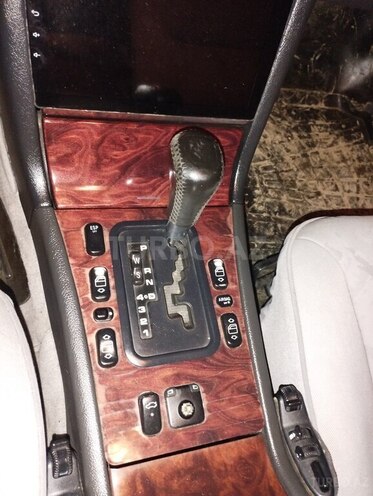Mercedes E 240 1997, 460,000 km - 2.4 l - Masallı