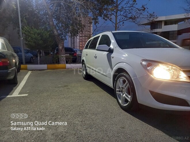 Opel Astra 2009, 176,000 km - 1.4 l - Bakı