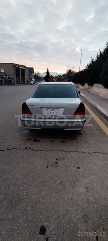 Mercedes C 200 1998, 260,000 km - 2.0 л - Qusar