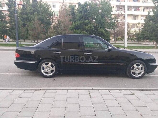 Mercedes E 240 1999, 285,238 km - 2.4 л - Yevlax