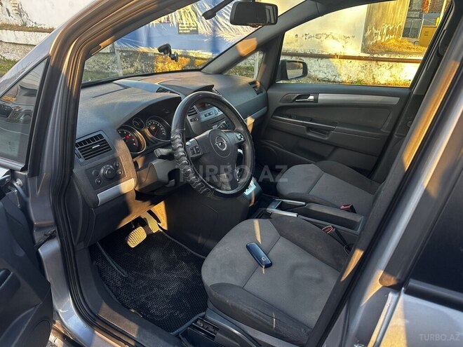 Opel Zafira 2005, 327,385 km - 2.2 l - Zaqatala
