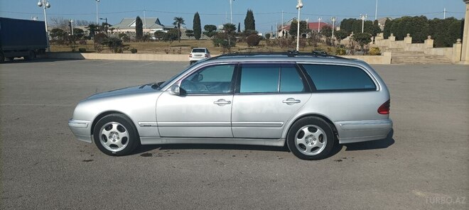 Mercedes E 220 2000, 307,849 km - 2.2 l - Bərdə