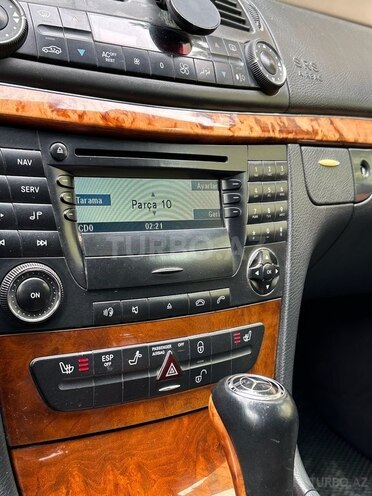 Mercedes E 240 2002, 279,000 km - 2.6 l - Bakı