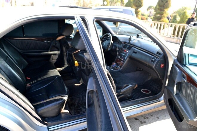 Mercedes E 320 1996, 450,000 km - 3.2 l - Saatlı