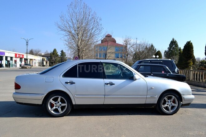 Mercedes E 320 1996, 450,000 km - 3.2 l - Saatlı
