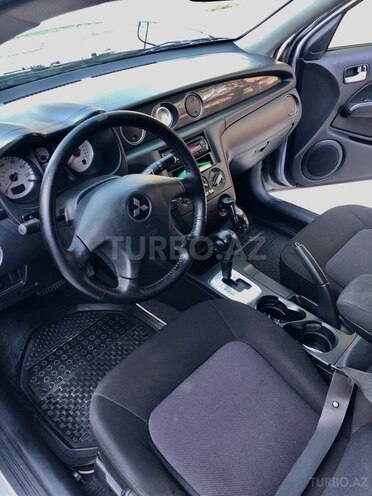 Mitsubishi Outlander 2006, 283,000 km - 2.4 l - Şəki