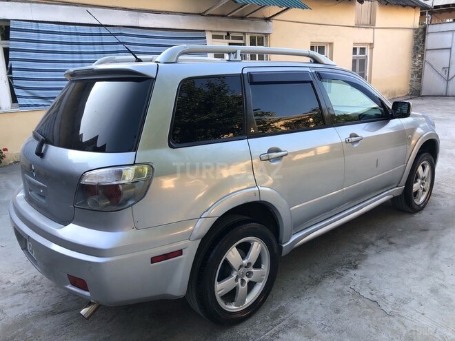 Mitsubishi Outlander 2006, 283,000 km - 2.4 l - Şəki