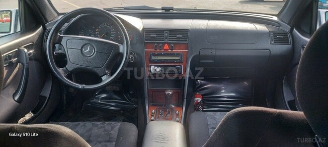 Mercedes C 200 2000, 317,000 km - 2.0 l - Göyçay