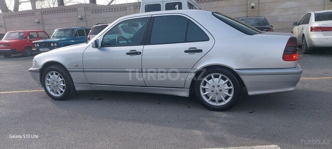 Mercedes C 200 2000, 317,000 km - 2.0 l - Göyçay