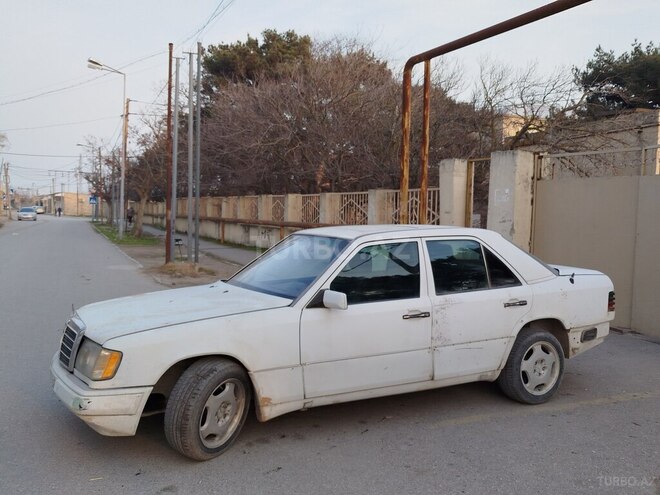 Mercedes E 250 1990, 456,000 km - 2.5 л - Bakı