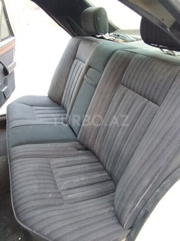 Mercedes E 250 1990, 456,000 km - 2.5 л - Bakı