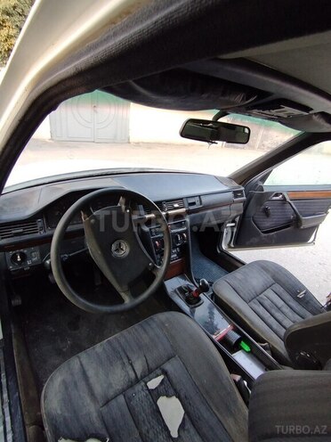 Mercedes E 250 1990, 456,000 km - 2.5 л - Bakı
