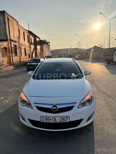Opel Astra 2011, 243,000 km - 1.4 l - Bakı