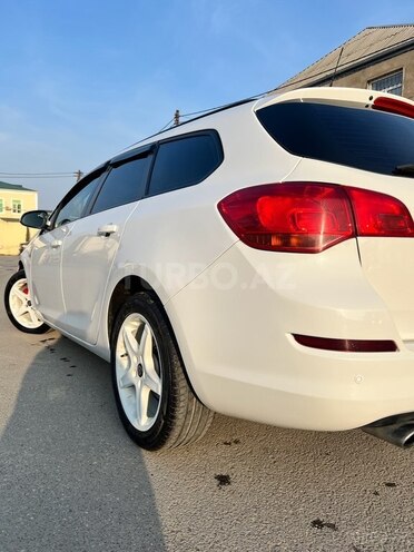 Opel Astra 2011, 243,000 km - 1.4 l - Bakı