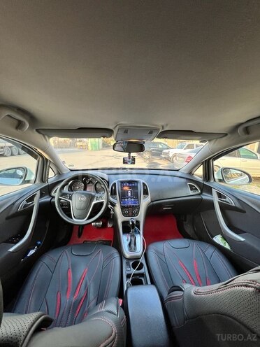 Opel Astra 2011, 243,000 km - 1.4 l - Bakı