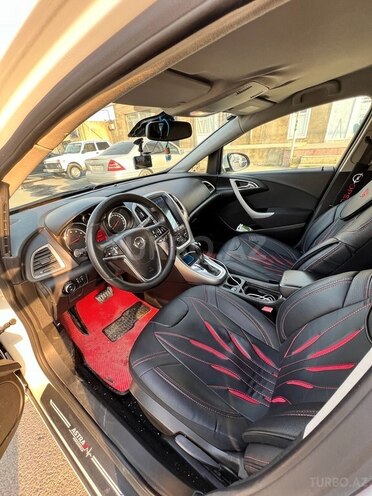 Opel Astra 2011, 243,000 km - 1.4 l - Bakı