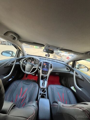 Opel Astra 2011, 243,000 km - 1.4 l - Bakı