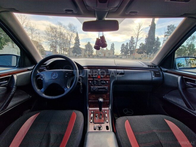 Mercedes E 220 2000, 350,000 km - 2.2 l - Gəncə