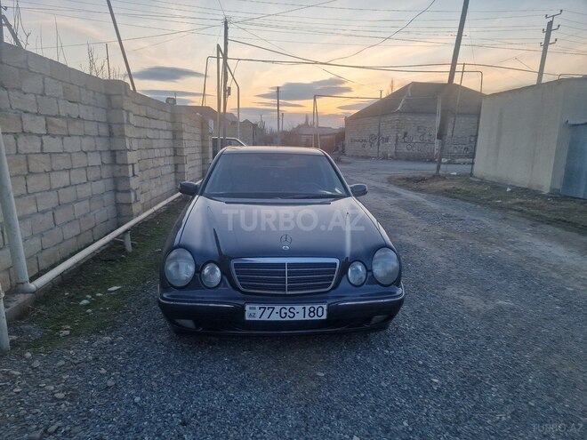 Mercedes E 220 2000, 350,000 km - 2.2 l - Gəncə