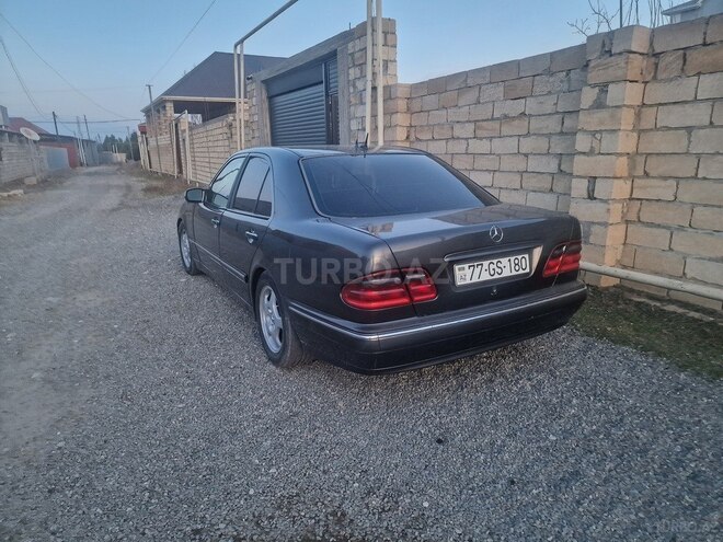 Mercedes E 220 2000, 350,000 km - 2.2 l - Gəncə