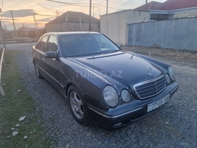 Mercedes E 220 2000, 350,000 km - 2.2 l - Gəncə