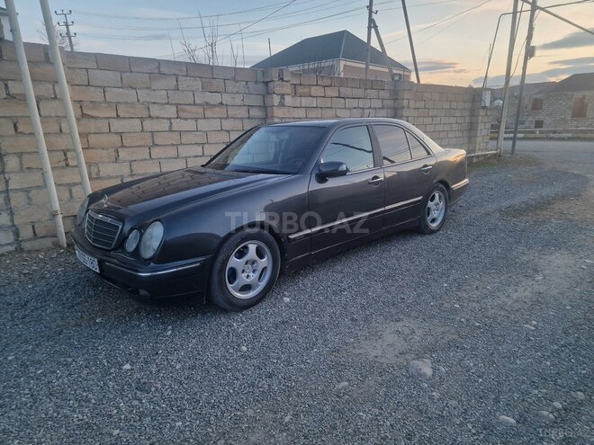 Mercedes E 220 2000, 350,000 km - 2.2 l - Gəncə