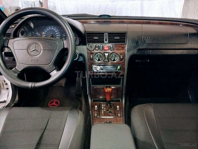 Mercedes C 240 1997, 358,000 km - 2.4 l - Şamaxı