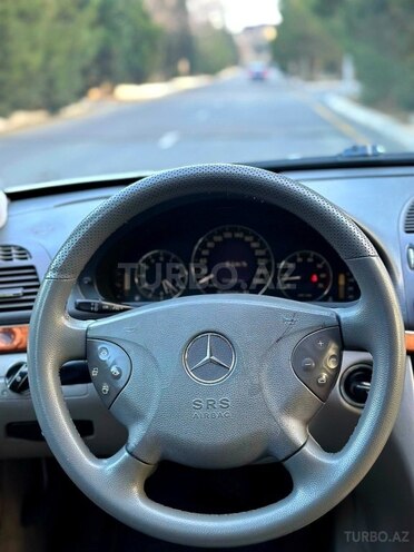 Mercedes E 240 2004, 390,000 km - 2.6 л - Bakı