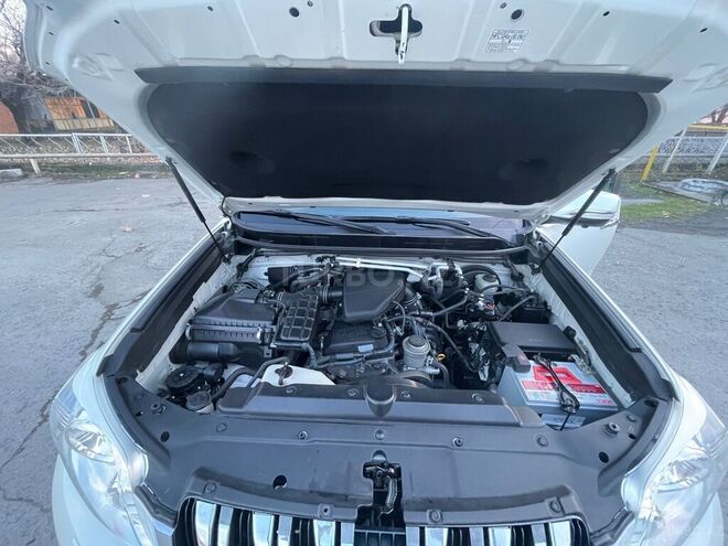 Toyota Prado 2012, 130,000 km - 2.7 l - Zaqatala