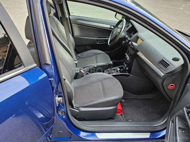 Opel Astra 2009, 160,000 km - 1.4 l - Gəncə
