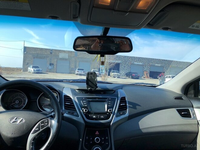 Hyundai Elantra 2015, 116,000 km - 1.8 l - Yevlax