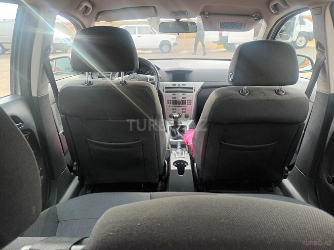 Opel Astra 2010, 153,260 km - 1.4 l - Tovuz