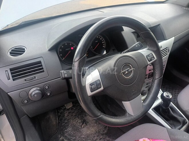 Opel Astra 2010, 153,260 km - 1.4 l - Tovuz