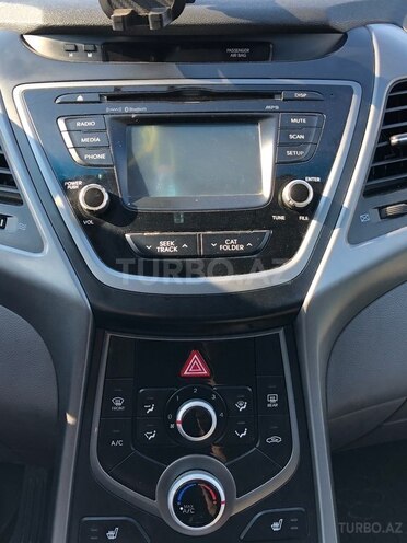 Hyundai Elantra 2015, 116,000 km - 1.8 l - Yevlax