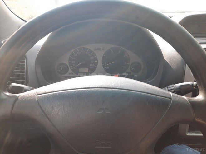 Mitsubishi  2002, 330,000 km - 1.9 l - Gəncə