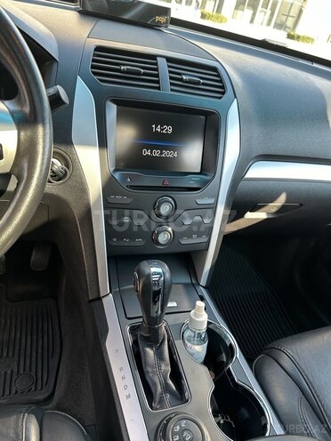Ford Explorer 2015, 135,000 km - 3.5 л - Bakı