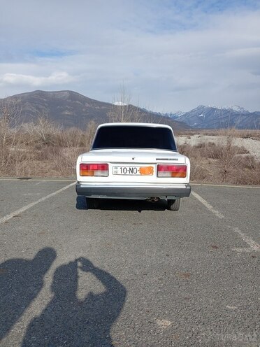 LADA (VAZ) 2107 1995, 300,000 km - 1.6 л - Qax
