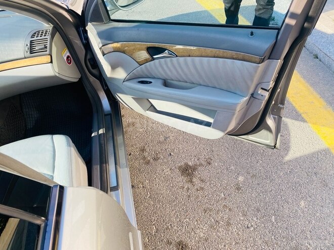 Mercedes E 220 2006, 385,000 km - 2.2 l - Bakı