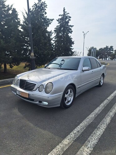 Mercedes E 280 1999, 360,000 km - 2.8 l - Qax