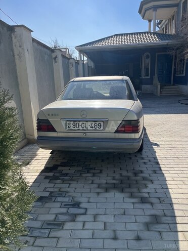 Mercedes E 230 1986, 300,000 km - 2.3 l - Bakı