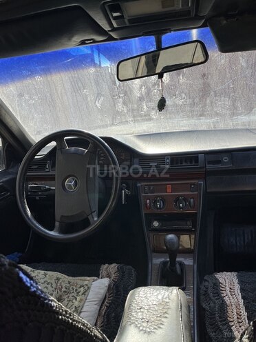 Mercedes E 230 1986, 300,000 km - 2.3 l - Bakı