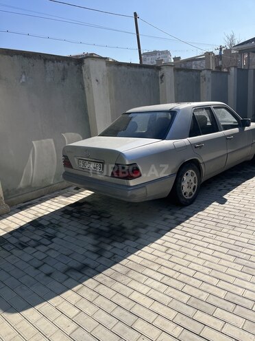 Mercedes E 230 1986, 300,000 km - 2.3 l - Bakı